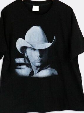 Dwight Yoakam 1990 Graphic T-Shirt Country Music Legend Concert Tee